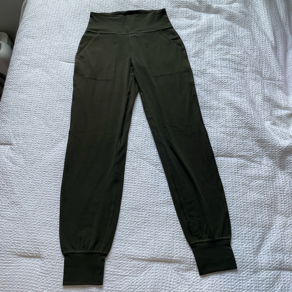Lululemon green align joggers size 4